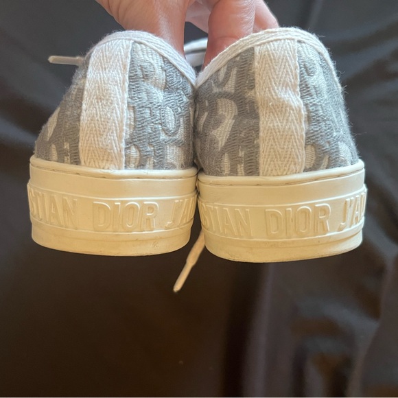 Walk-N-Dior Sneakers Size 8 - Picture 5 of 7